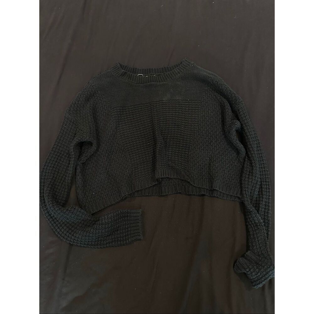 Size XS, long-sleeve cropped black sweater top brand silence and noise.